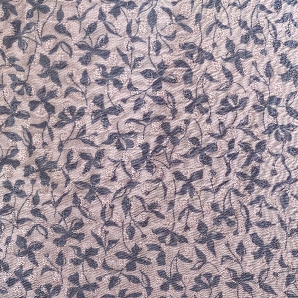 Adorable Target blouse - Picture 3 of 3